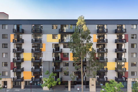 Mont Clare Boutique Apartments - Sunshine Coast Guide 3