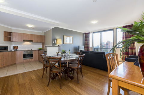 Mont Clare Boutique Apartments - Sunshine Coast Guide 2