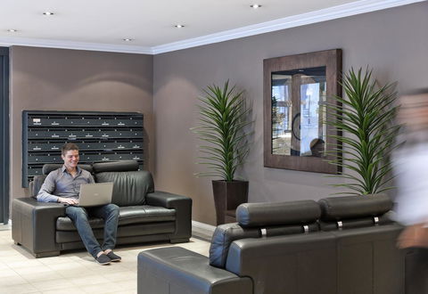 Mont Clare Boutique Apartments - Sunshine Coast Guide 12