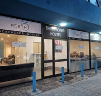 Perth 5 Backpacker Hostel - Sunshine Coast Guide