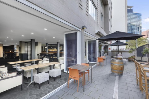 Rendezvous Hotel Perth Central - Sunshine Coast Guide 0