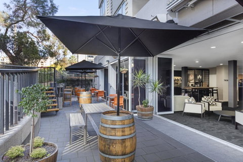 Rendezvous Hotel Perth Central - Sunshine Coast Guide 28