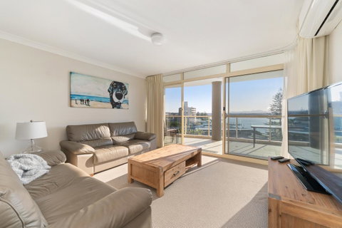 Northpoint Apartments - Sunshine Coast Guide 1