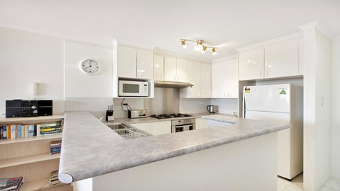 Darling Harbor Apartment - Sunshine Coast Guide 2