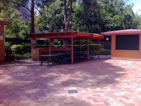 Darling Harbor Apartment - Sunshine Coast Guide 11