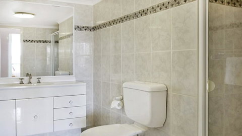 Darling Harbor Apartment - Sunshine Coast Guide 5