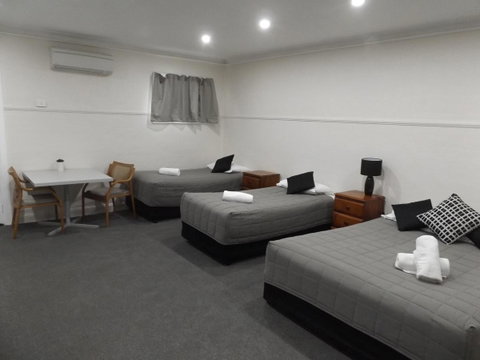 Ben Chifley Motor Inn - Sunshine Coast Guide 5