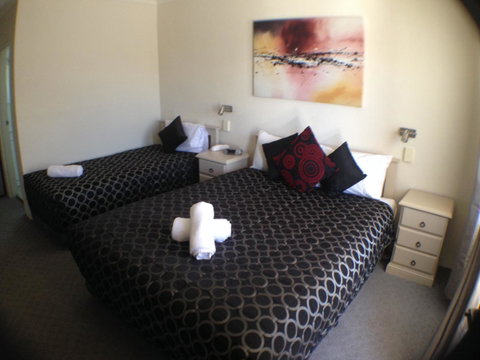 Ben Chifley Motor Inn - Sunshine Coast Guide 28
