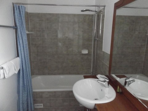 Ben Chifley Motor Inn - Sunshine Coast Guide 7