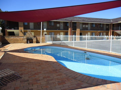 Ben Chifley Motor Inn - Sunshine Coast Guide 32