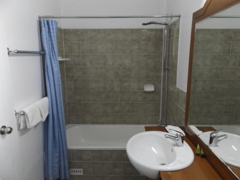 Ben Chifley Motor Inn - Sunshine Coast Guide 11