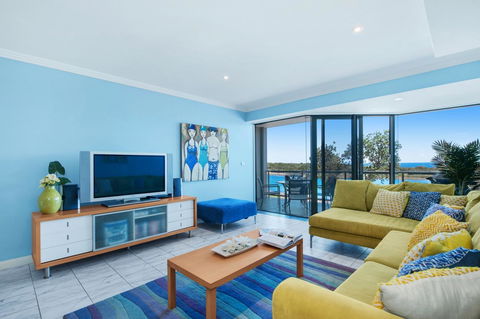 On The Beach Getaway - Sunshine Coast Guide 1