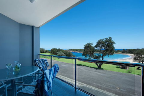 On The Beach Getaway - Sunshine Coast Guide 0