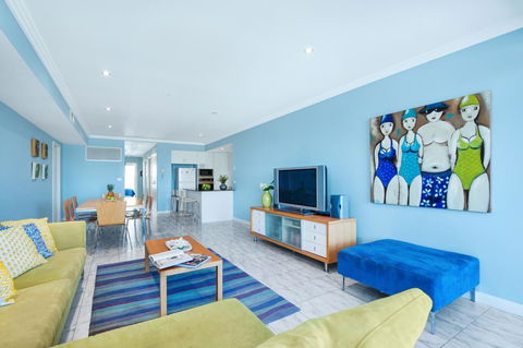 On The Beach Getaway - Sunshine Coast Guide 2