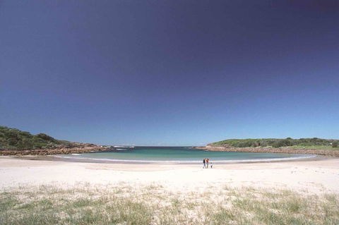 On The Beach Getaway - Sunshine Coast Guide 10
