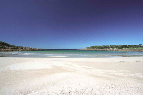 On The Beach Getaway - Sunshine Coast Guide 14