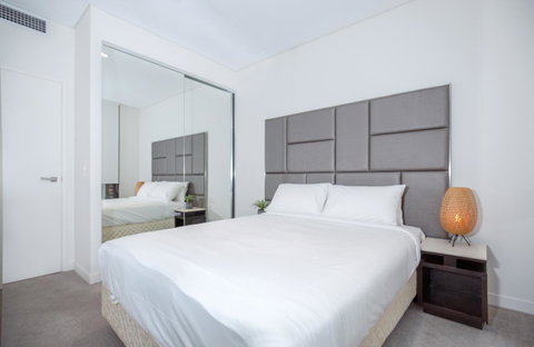 DD Apartments On Day - Sunshine Coast Guide 24