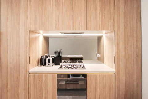 DD Apartments On Day - Sunshine Coast Guide 2
