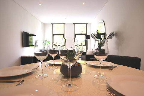 DD Apartments On Day - Sunshine Coast Guide 1