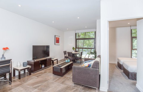 DD Apartments On Day - Sunshine Coast Guide 8