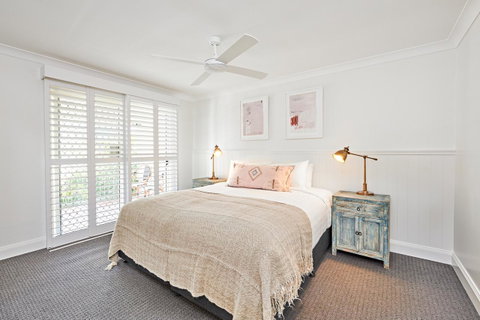 The Lord Byron - Sunshine Coast Guide 14