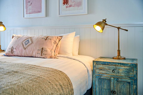 The Lord Byron - Sunshine Coast Guide 16