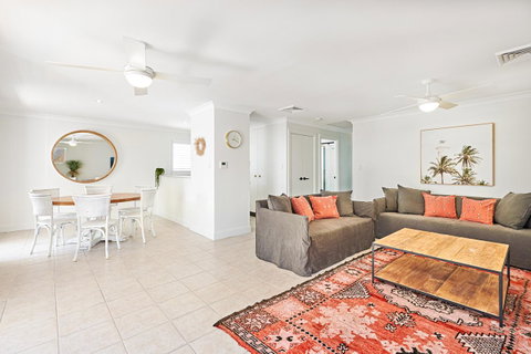 The Lord Byron - Sunshine Coast Guide 12
