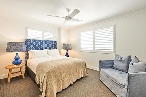 The Lord Byron - Sunshine Coast Guide 13