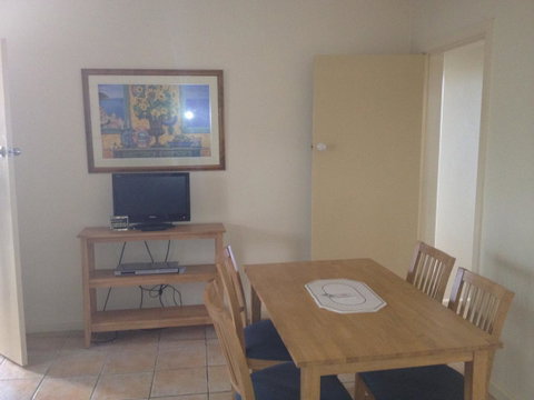 Oxley Cove Holiday Apartment - Sunshine Coast Guide 9