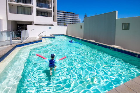 Macquarie Waters Boutique Apartment Hotel - Sunshine Coast Guide 3
