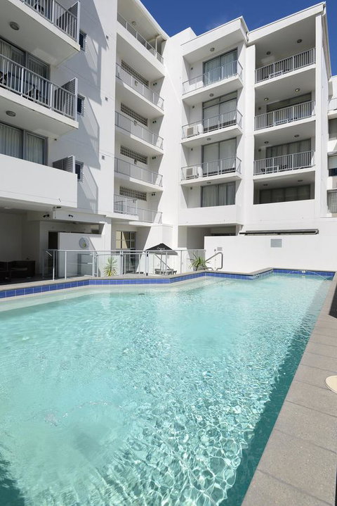 Macquarie Waters Boutique Apartment Hotel - Sunshine Coast Guide 5
