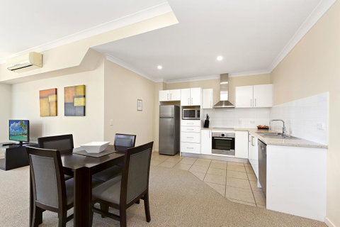 Macquarie Waters Boutique Apartment Hotel - Sunshine Coast Guide 6