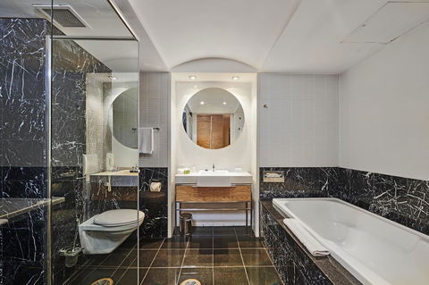 Waves Byron Bay - Sunshine Coast Guide 41