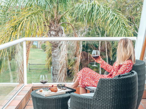 Waves Byron Bay - Sunshine Coast Guide 19