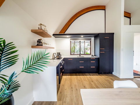 Waves Byron Bay - Sunshine Coast Guide 13