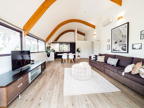 Waves Byron Bay - Sunshine Coast Guide 8