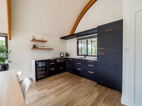 Waves Byron Bay - Sunshine Coast Guide 12