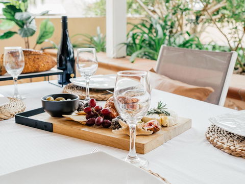 Waves Byron Bay - Sunshine Coast Guide 20