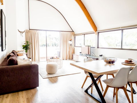 Waves Byron Bay - Sunshine Coast Guide 10