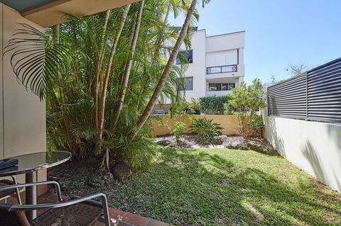 Waves Byron Bay - Sunshine Coast Guide 32