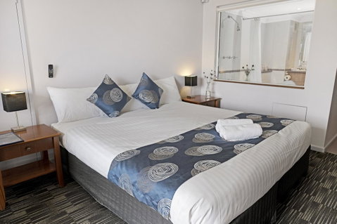 Banjo Paterson Inn - Sunshine Coast Guide 23