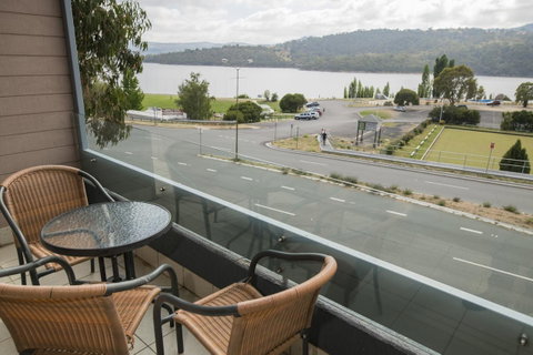 Banjo Paterson Inn - Sunshine Coast Guide 24