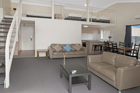 Banjo Paterson Inn - Sunshine Coast Guide 28