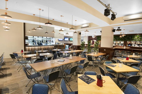 Banjo Paterson Inn - Sunshine Coast Guide 5
