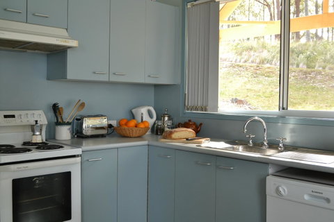 Bundle Hill Cottages - Sunshine Coast Guide 32