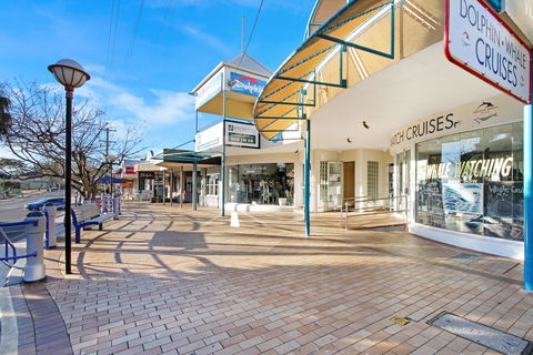 Huskisson Holiday Motel Cabins - Sunshine Coast Guide 3