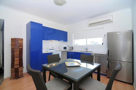 Huskisson Holiday Motel Cabins - Sunshine Coast Guide 26