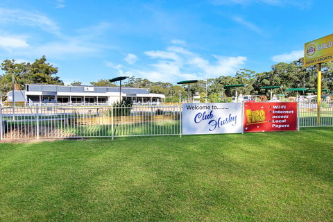 Huskisson Holiday Motel Cabins - Sunshine Coast Guide 12