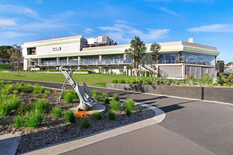 Huskisson Holiday Motel Cabins - Sunshine Coast Guide 8