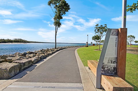 Huskisson Holiday Motel Cabins - Sunshine Coast Guide 19